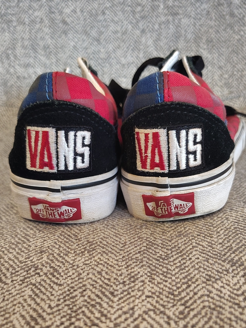 Vans - Picture 4 of 6